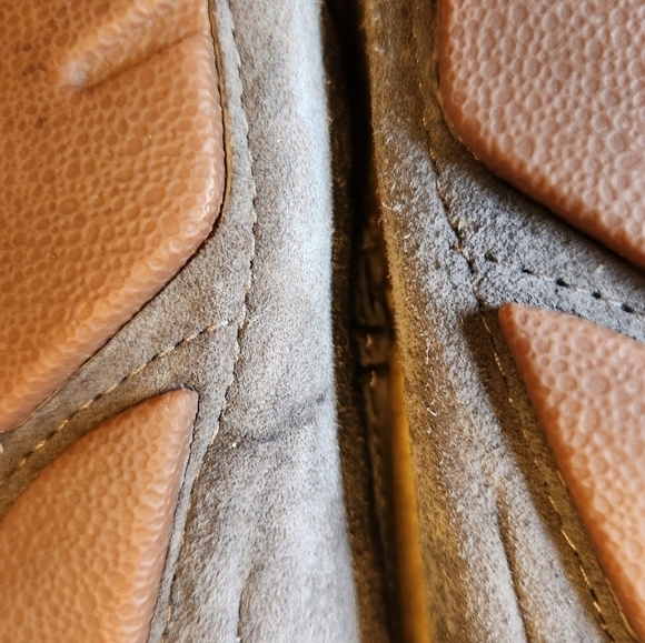 UGG Suede Loafer/Moccasin 1949 Size US 7 - Picture 7 of 8